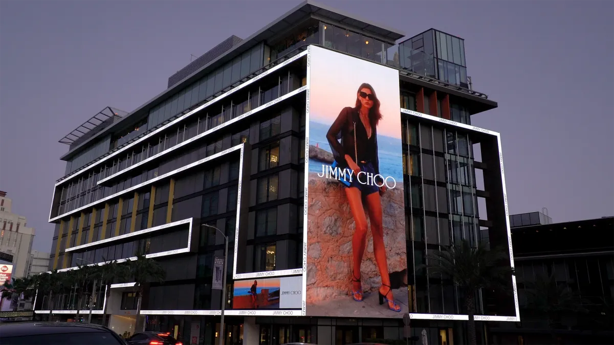 Illuminated Display Advertising and Programmatic OOH