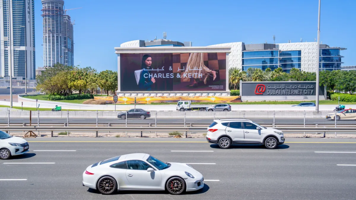 Best Practices to Advertise on Dubai’s Sheikh Zayed Road Billboards