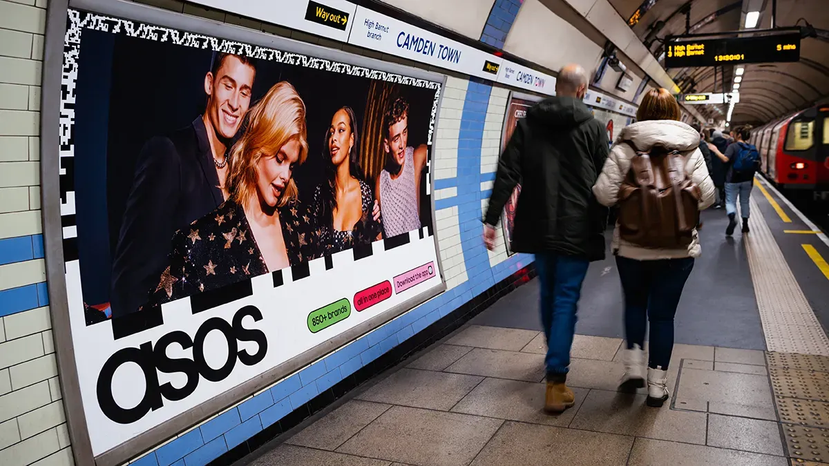Why London Underground Advertising is Effective for Reaching Daily Commuters
