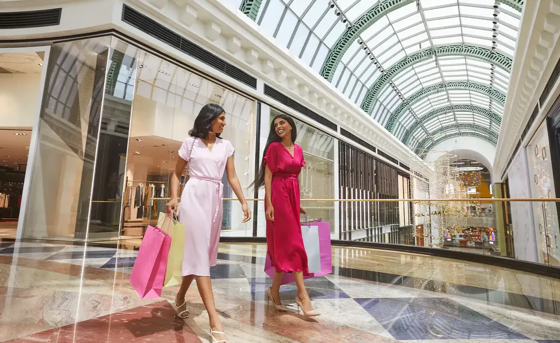 How Fashion Brands Are Taking Over Outdoor Advertising in Q4