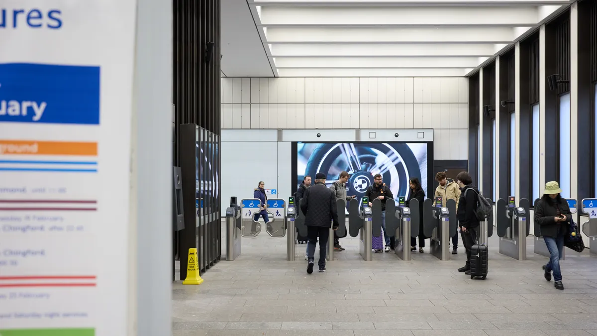 Case Study – Nuna Drives Mass Awareness with Premium London Underground and Outdoor Campaign