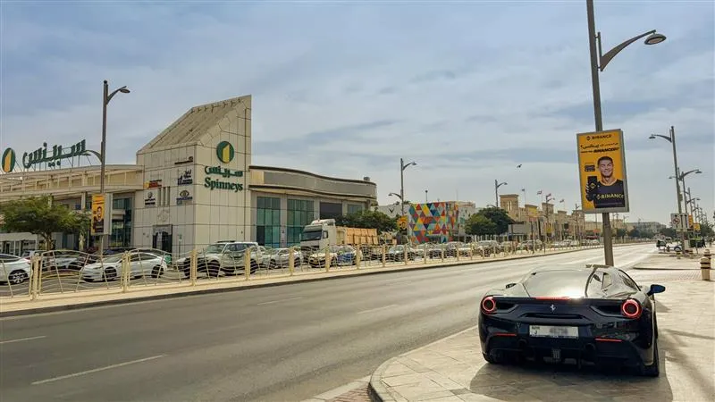 Lamppost & Street Furniture Advertising in Dubai