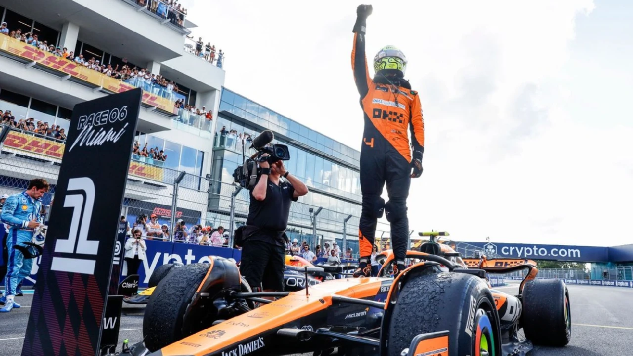 McLaren at the F1 - World Sports Advertising - Motorsport Advertising