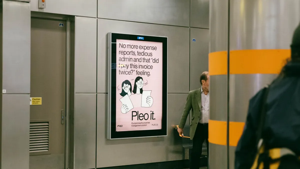 digital 6 sheet advertising for small businesses