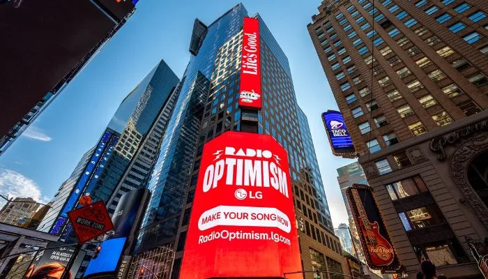 LG's Radio Optimism Campaign with 7000 AI song