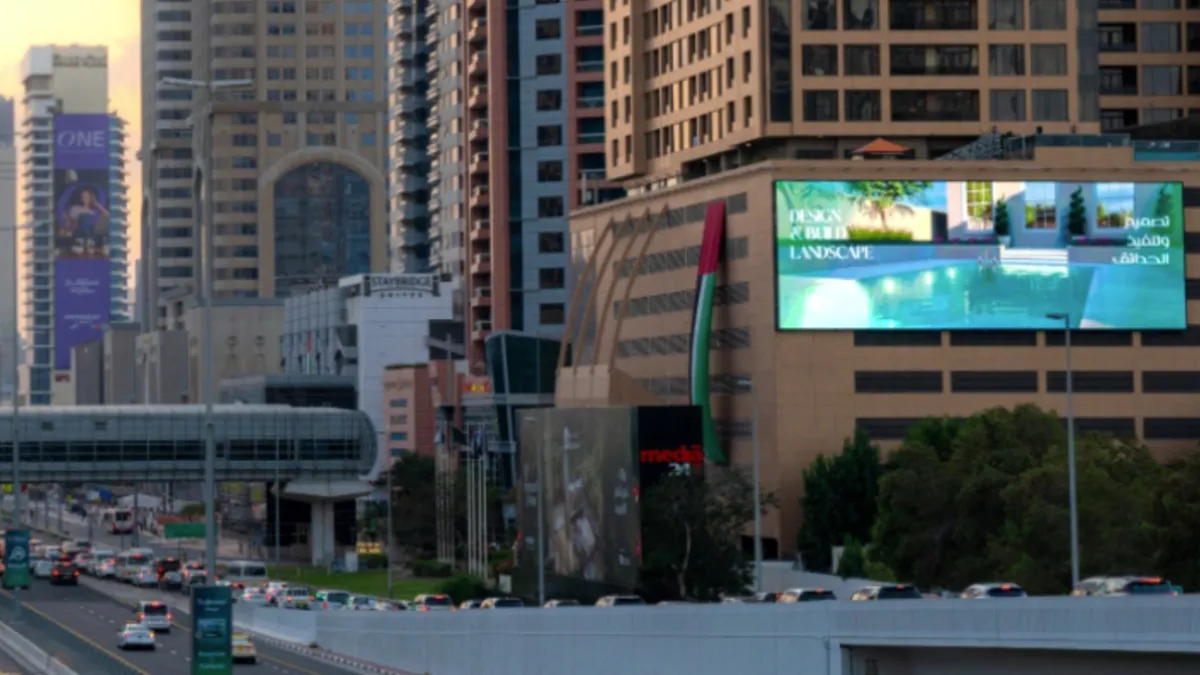California Residences Advertises on a Digital Screen at Two Seasons in Dubai - Dubai Advertising