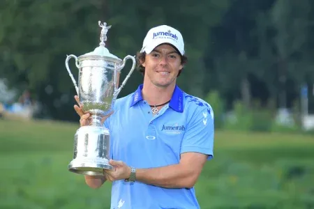Rory Mcilroy with US Open Trophy