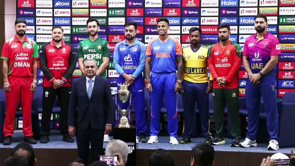 Team Captains Pose With the DP World Asia Cup Trophy - World Sports Advertising