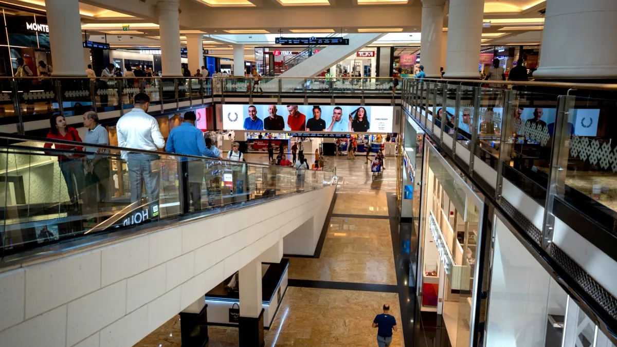 Dubai Mall Advertising - OOH AE