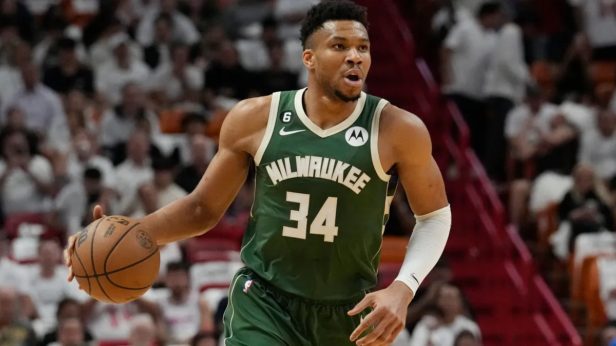 Team Jersey Brand Advertising in the NBA - Giannis Antetokounmpo for Milwaukee Bucks x Motorola - World Sports Advertising