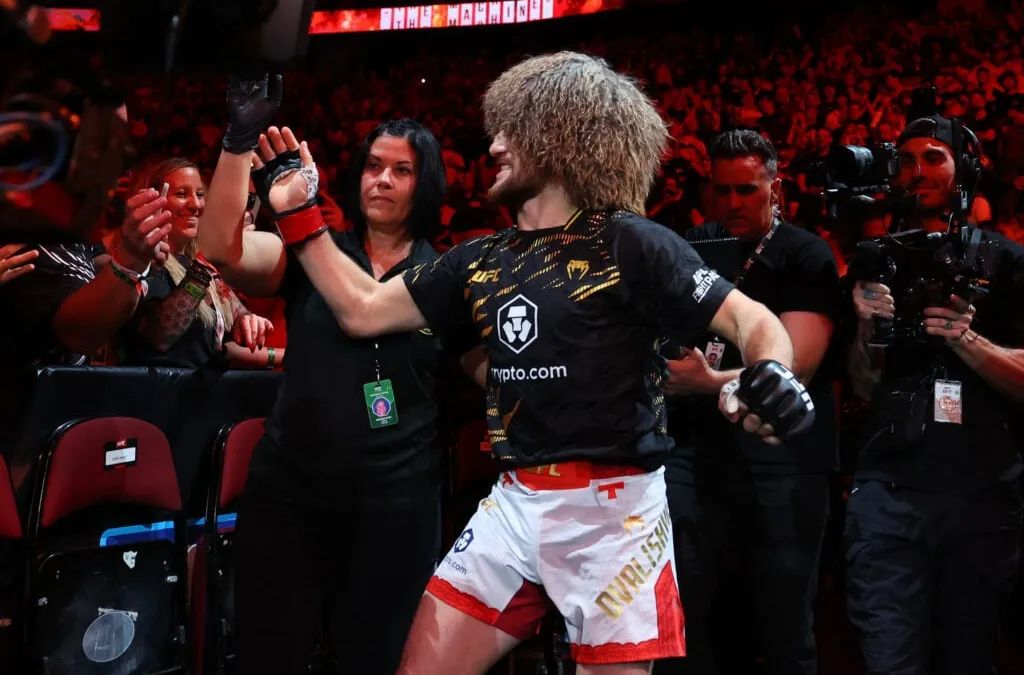 Walkout Stage, Tunnel, and Backdrops Advertising in the UFC - World Sports Advertising