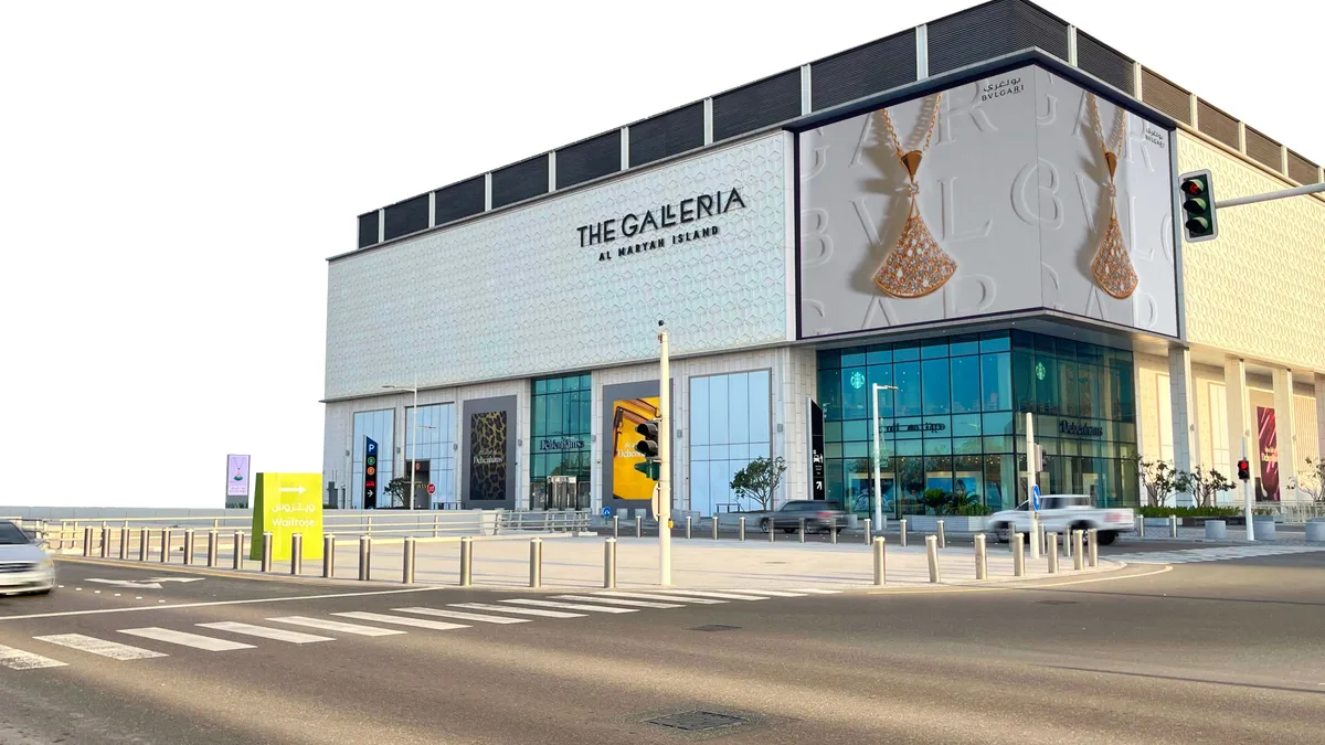 BVLGARI Digital Advert at The Galleria Mall in Al Maryah Island Abu Dhabi - OOH Advertising Abu Dhabi