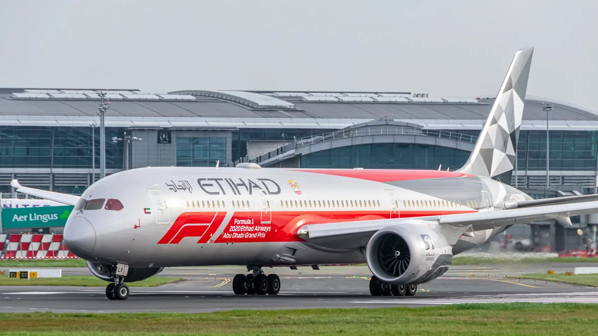 F1 x Etihad Airlines Airplane Wrap - Gulf Airport Advertising