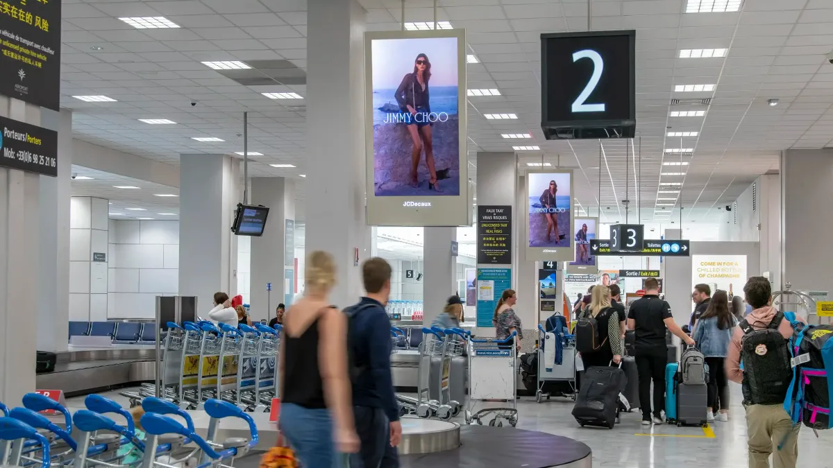 Jimmy Choo Programmatic Digital Screen Ad at Shanghai Airport - Media Agency Group